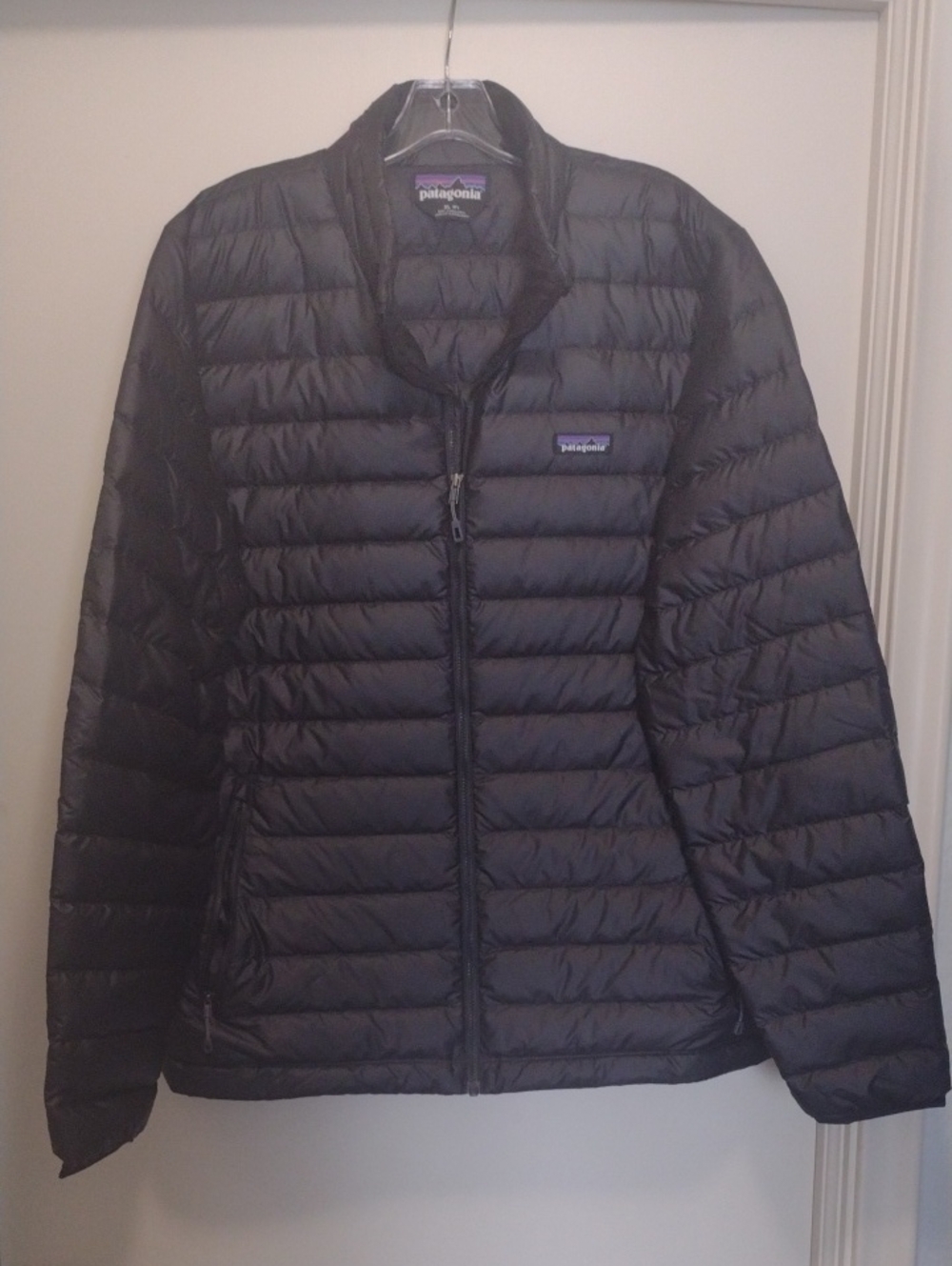 Patagonia Men’s Black Puffer Jacket (J802)